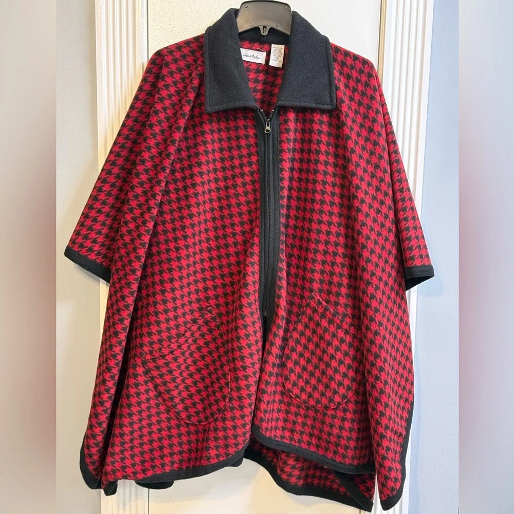 ❤️Le Mode Women’s Poncho Cape Shawl Jacket Houndstooth one size ❤️ - Picture 1 of 3